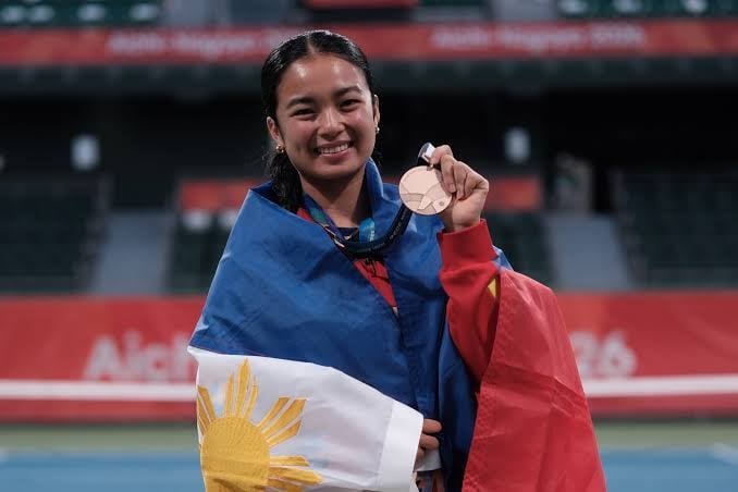Filipina tennis star Alex Eala